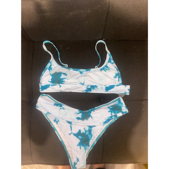 Brand new never worn SHEIN green tie dye bikini size small - Picture 3 of 5